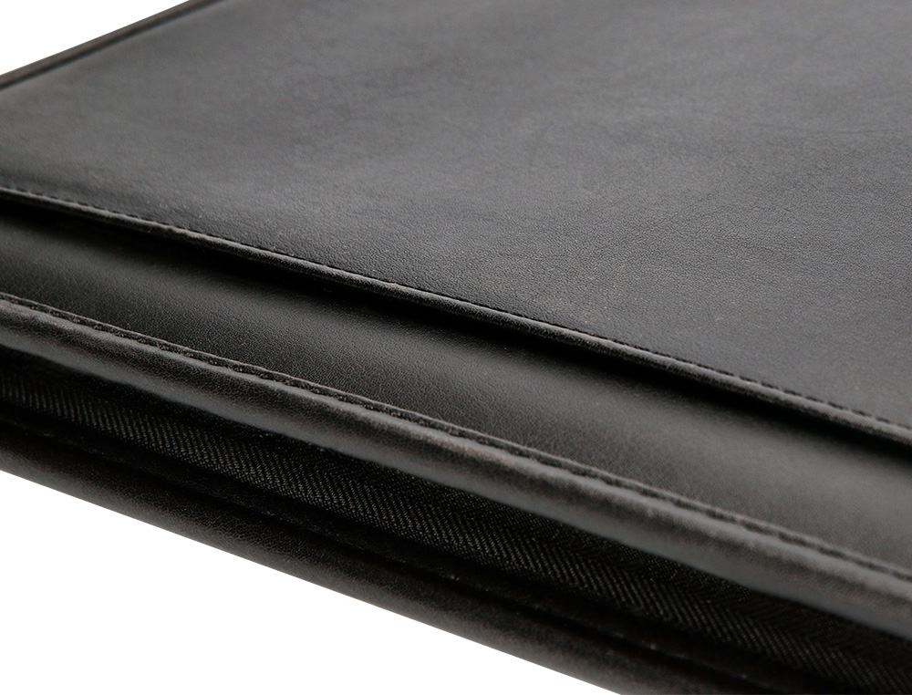 PASTA PORTFOLIO FECHO COM BOLSA PARA TELEMOVEL E PORTA CARTOES COR PRETO 260X355 MM