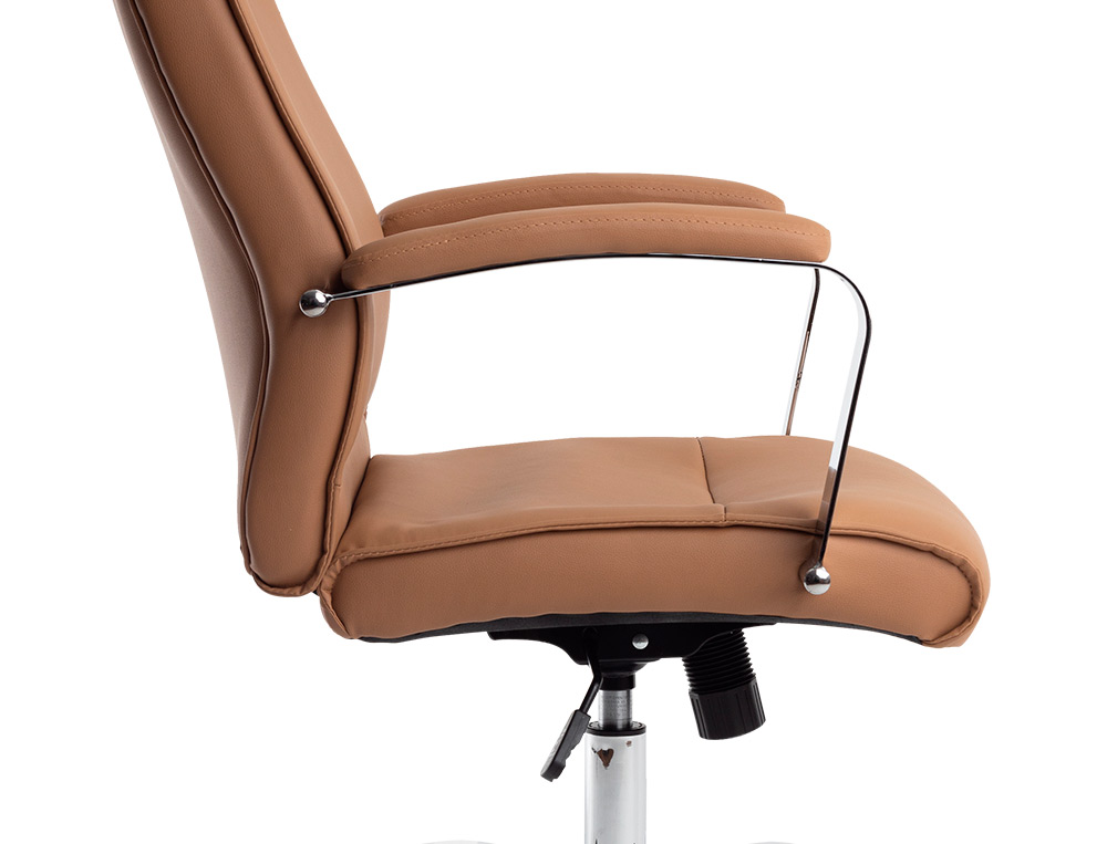 CADEIRA DE DIRECAO Q-CONNECT MODENA IMIT DE PELE BASE METAL ALT MAX 1210 MM LARG 630 MM PROF 650 MM RODAS PREMIUM COR CR