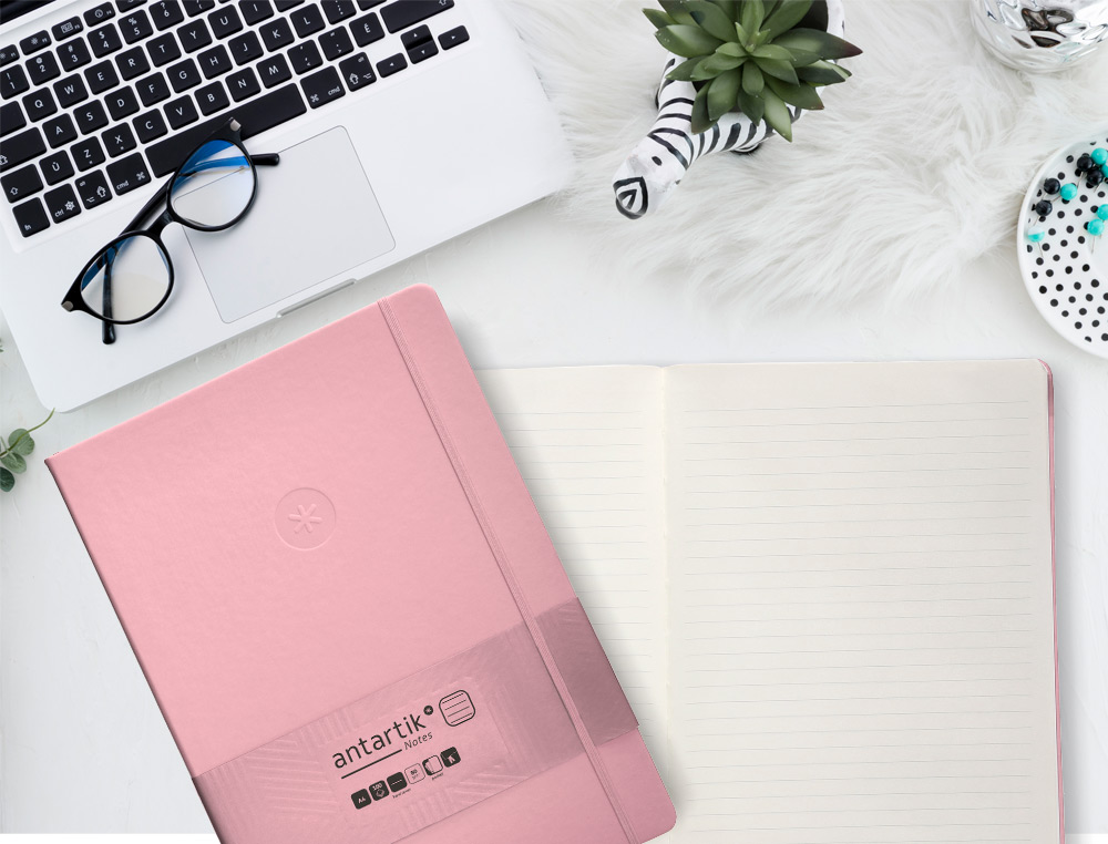 CADERNO COM ELASTICO ANTARTIK NOTES CAPA DURA A4 PAUTADO ROSA PASTEL 100 FOLHAS 80 GR FSC