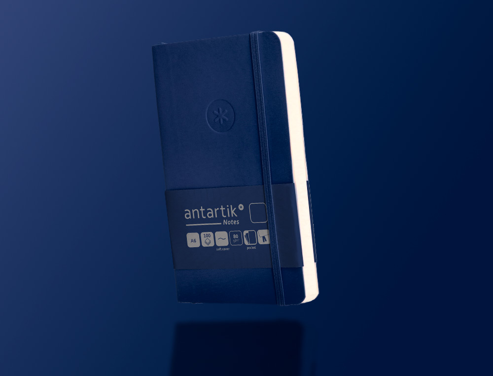 CADERNO COM ELASTICO ANTARTIK NOTES CAPA MOLE A6 LISO AZUL MARINHO 100 FOLHAS 80 GR FSC