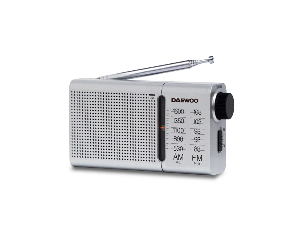 RADIO PORTATIL DAEWOO AM/FM ANTENA TELESCOPICA AURICULARES INCLUIDOS JACK 3.5 MM COR PRATA