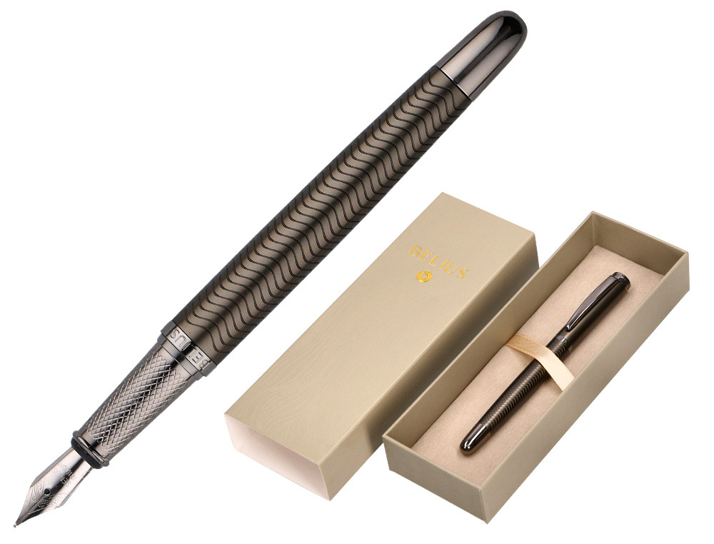 CANETA BELIUS NEPTUNO ALUMINIO TEXTURA WAVY COR CAQUI TINTA AZUL CAIXA DESIGN